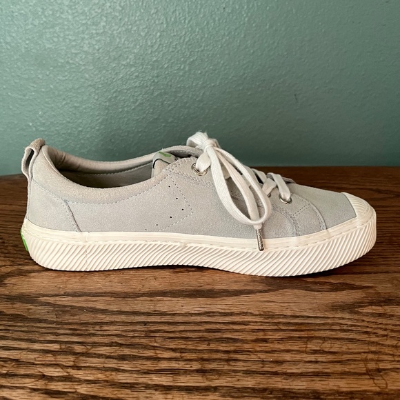 Cariuma OCA Low Suede Sneaker Off-White Worn Twice Women's Size 7 Men's Size 5.5 - Picture 4 of 7
